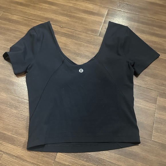 Lululemon align tshirt cropped black fits like a 6/8 - Picture 4 of 4